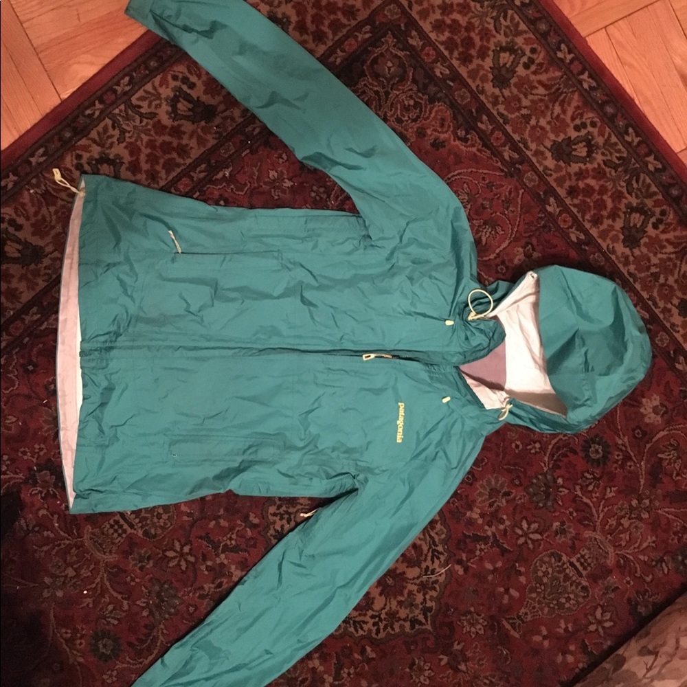 Women’s Patagonia Torrentshell Rain Jacket